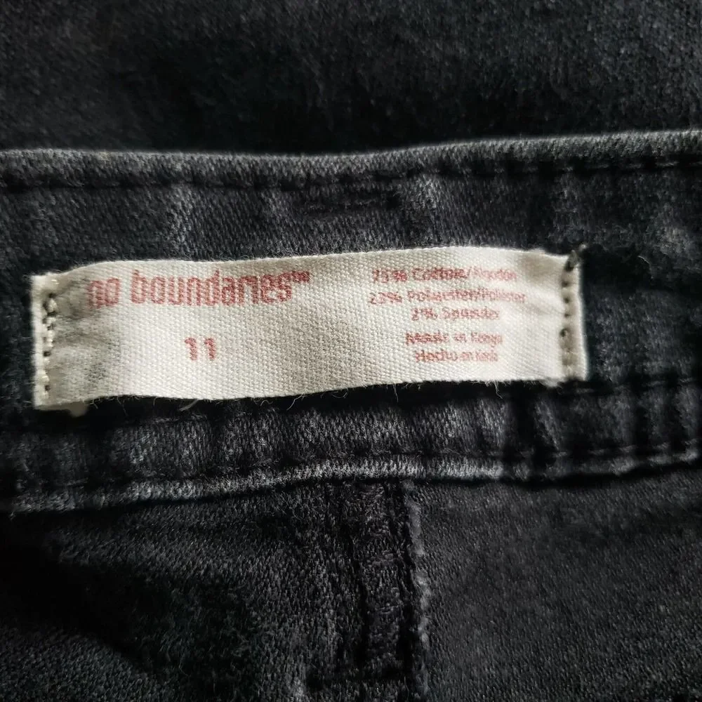 No Boundaries Stretch Denim Cropped Jeans 22" Inseam 5 Pocket - Picture 8 of 8